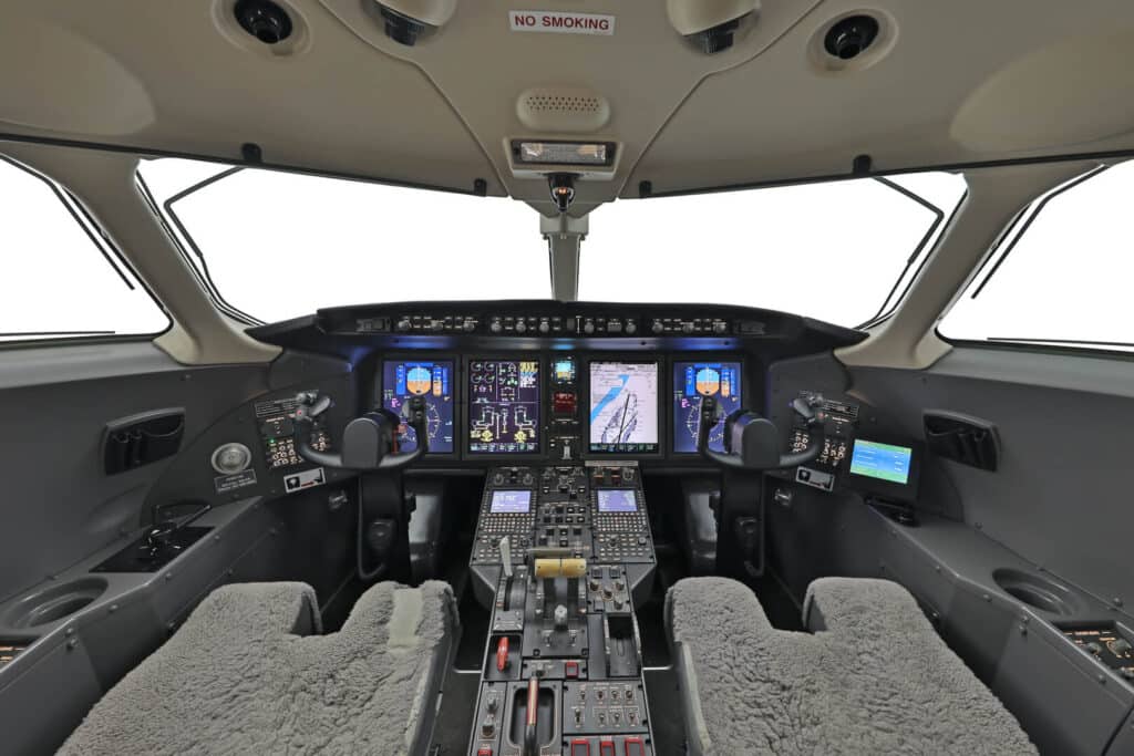 Bombardier-Challenger-300-67 Bombardier Challenger 300 67