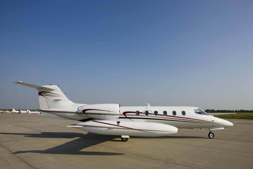 Bombardier-Learjet-35A-1 Bombardier Learjet 35A 1