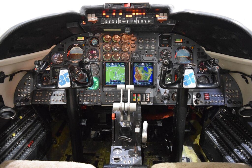 Bombardier-Learjet-35A-5 Bombardier Learjet 35A 5