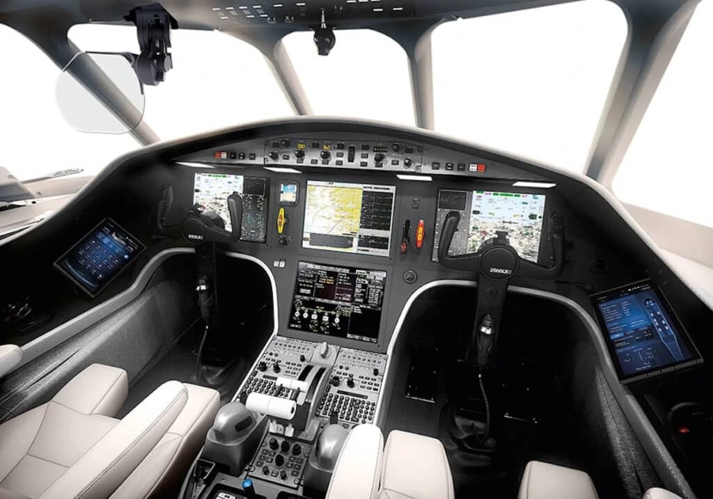 Dassault-Falcon-2000LXS-8 Dassault Falcon 2000LXS-8