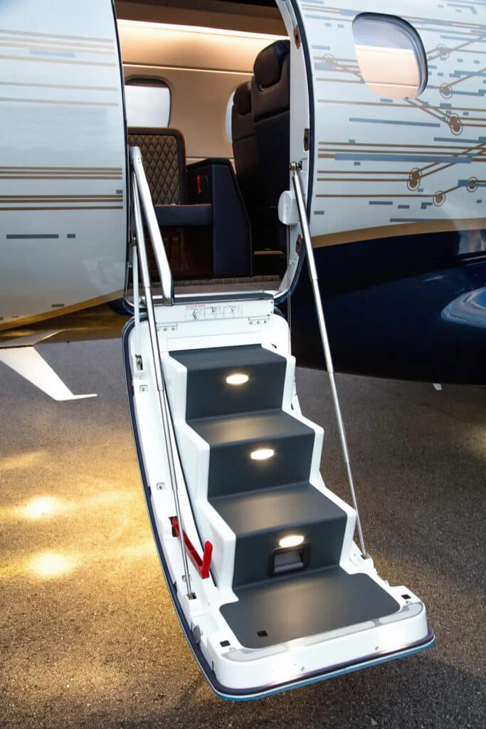 Embraer Phenom 300E 6 Embraer Phenom 300E 6