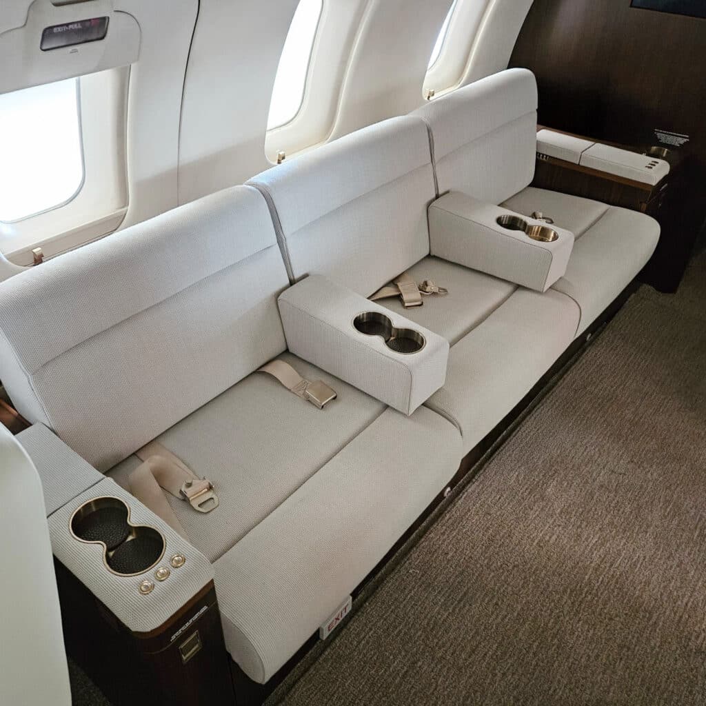 2009-Bombardier-Challenger-605-9H-ALD-file-image-003
